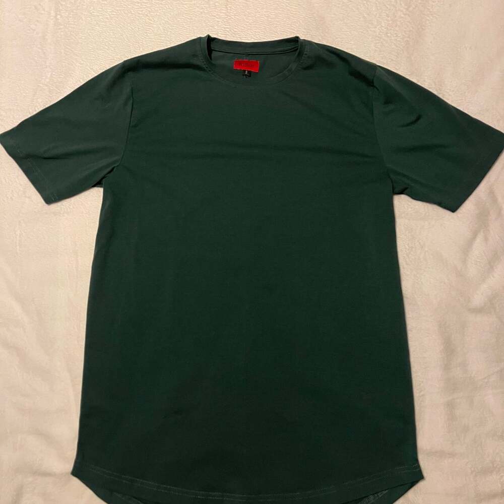 Killion Men’s Tee with curved hem Size Small